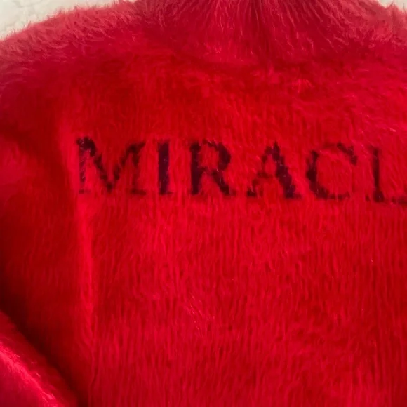 Cache Sweater - Picture 2 of 3